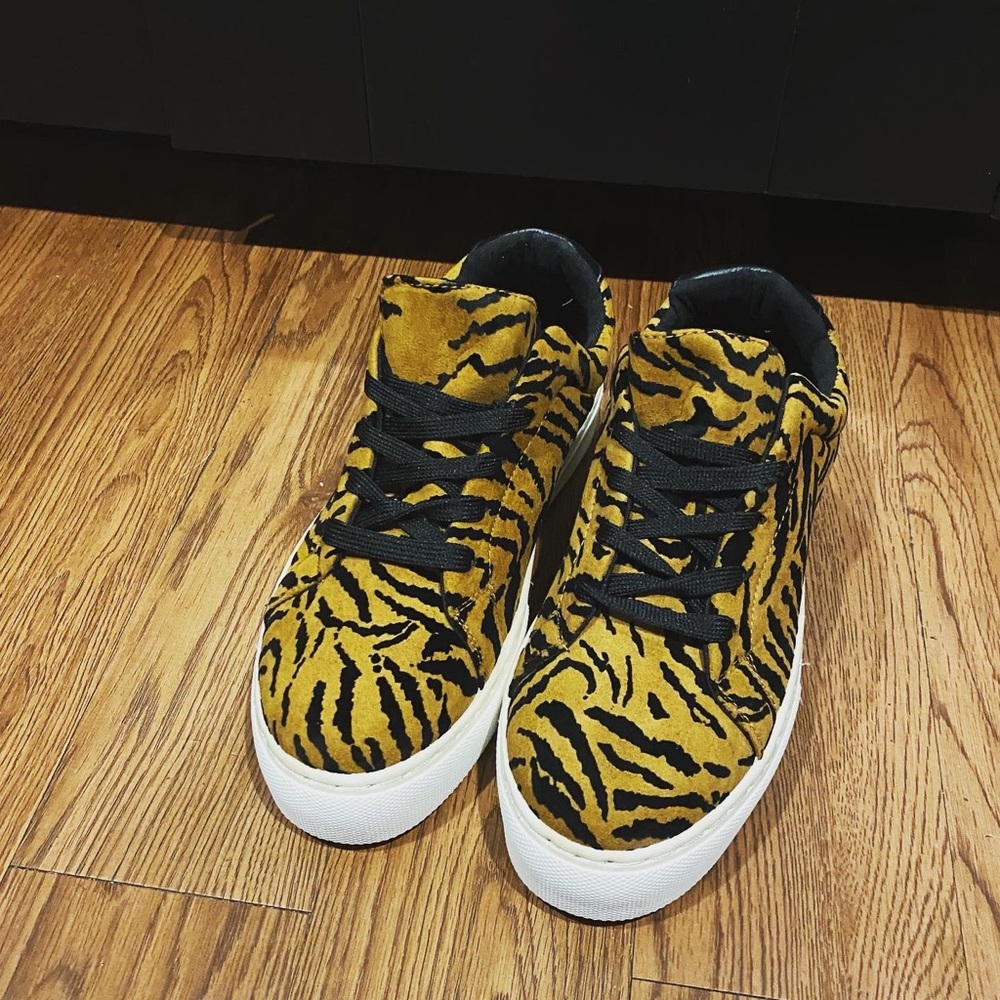 New! Tiger Print Sneakers - Picture 4 of 7